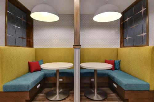 Hampton Inn and Suites by Hilton Canal Winchester Columbus - 비즈니스 센터