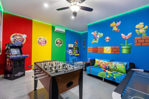 Thematic House with Pool SPA and Game Room in Loughman, USA