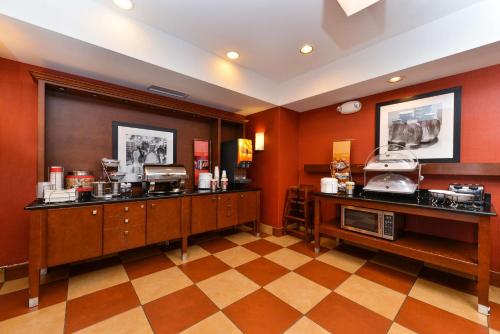 Hampton Inn Yorkville