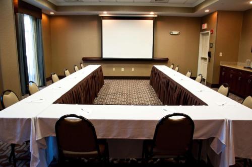 多伊尔斯敦汉普顿酒店 多伊尔斯敦汉普顿酒店