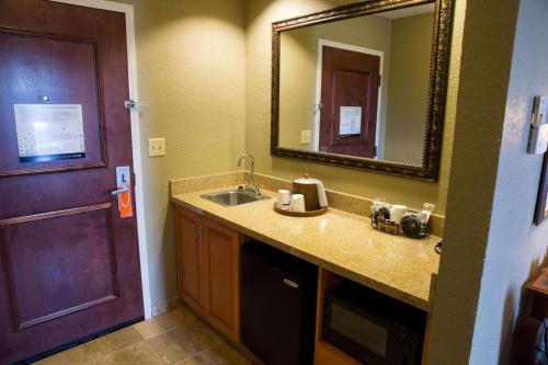 Hampton Inn By Hilton & Suites Grenada image 10