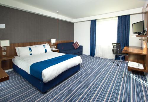 . Holiday Inn Express Cambridge Duxford M11 Jct 10, an IHG Hotel