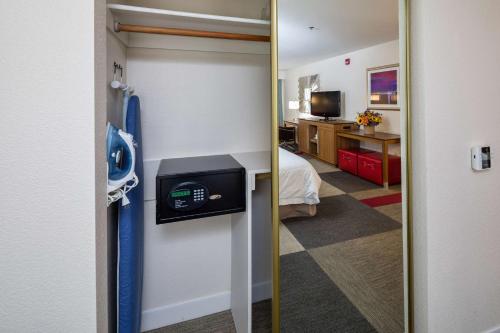 King Room - Mobility Access/Non-Smoking