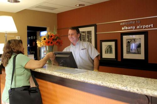 Hampton Inn & Suites Albany-Airport