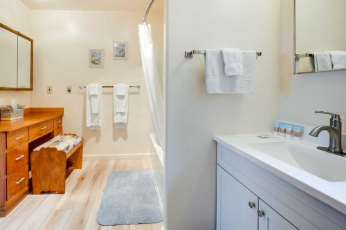 Home with Deck and Elevator Less Than 1 Mile to Coast - image 10