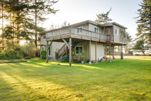 Home with Deck and Elevator Less Than 1 Mile to Coast - image 7