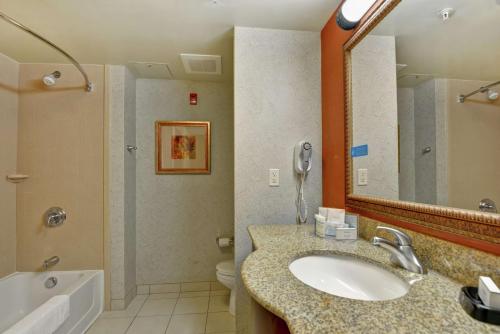 Hampton Inn and Suites Peoria at Grand Prairie