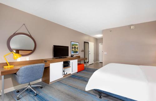 Hampton Inn Corbin - image 11