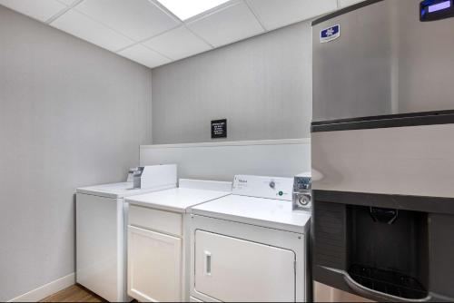Hampton Inn Corbin - image 9