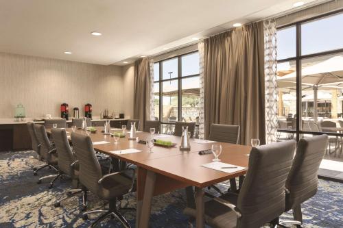 Embassy Suites San Antonio Brooks City Base Hotel & Spa - image 36