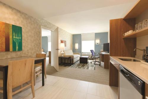 Home2 Suites by Hilton Bellingham Airport Room Type - King Suite - Mobility Access/Non-Smoking