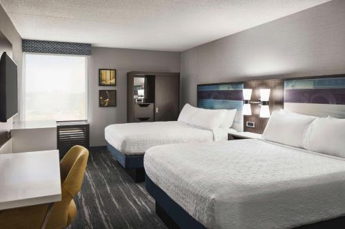 Hampton Inn Chicago-O'Hare International Airport - image 6