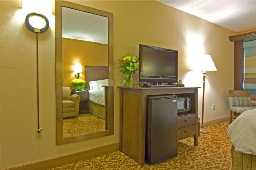 Hampton Inn Downingtown/Exton - image 2