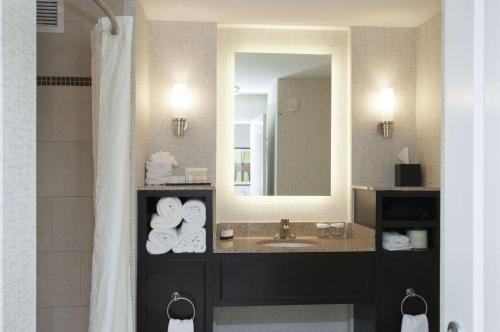 Embassy Suites Columbus - Airport Embassy Suites Columbus - Airport