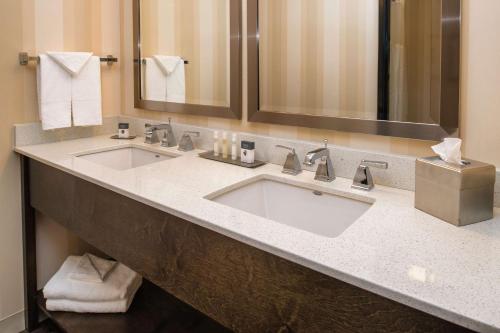 DoubleTree by Hilton Portland - Beaverton - image 14