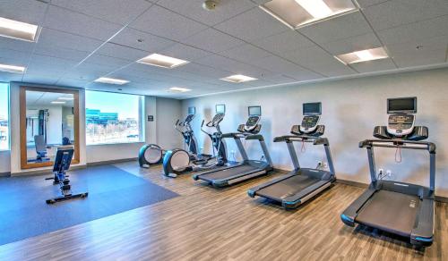 Hampton Inn by Hilton Ottawa - image 2