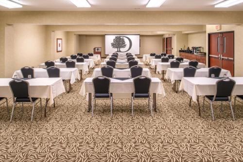 DoubleTree by Hilton Portland - Beaverton - image 6
