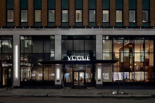 Vogue Hotel Montreal Downtown, Curio Collection by Hilton - Montréal