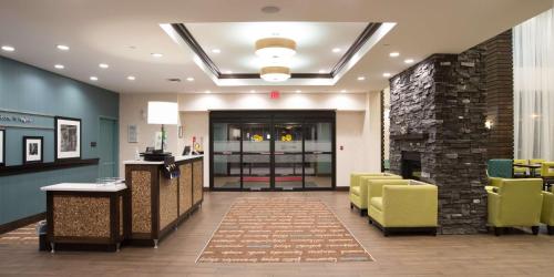 Hampton Inn & Suites East Gate Regina