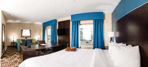 Hampton Inn & Suites East Gate Regina Room Type - King Studio Suite - Non Smoking
