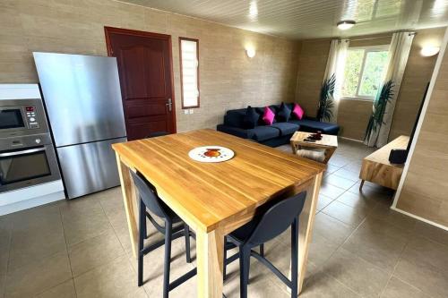 Suite Spacieuse 4 étoiles 77m2 vue mer Les Saintes (Suite Spacieuse 4 etoiles 77m2 vue mer Les Saintes) in Trois-Rivieres