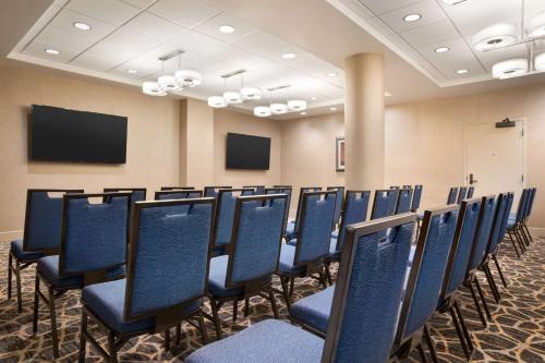 Embassy Suites San Antonio Airport - image 14