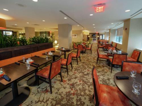 The Hilton Garden Inn Buffalo-Downtown - image 11