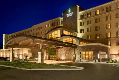 Embassy Suites by Hilton Akron Canton Airport - Hotel - North Canton