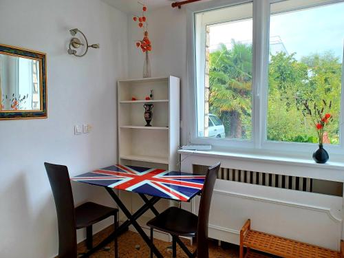 3 private rooms shared flat in a villa at Sceaux 600m RER B direct to Notre-Dame