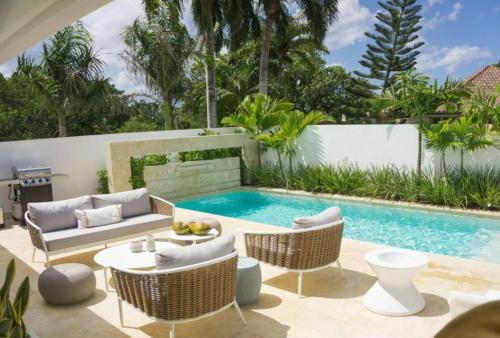 Sunny Vacation Villa No 92