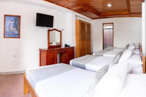 4 twin beds