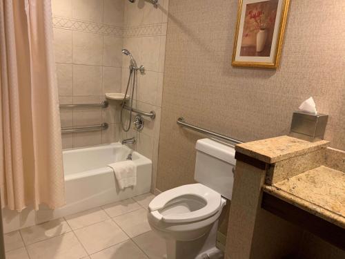 King Room with Tub - Mobility and Hearing Access