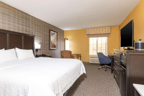 Hampton Inn Holland - image 2