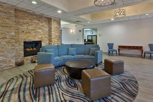 Homewood Suites by Hilton Chesapeake - Greenbrier