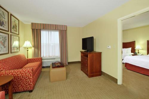 Homewood Suites by Hilton Chesapeake - Greenbrier