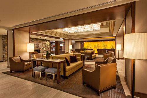 DoubleTree by Hilton Pittsburgh-Green Tree - image 11