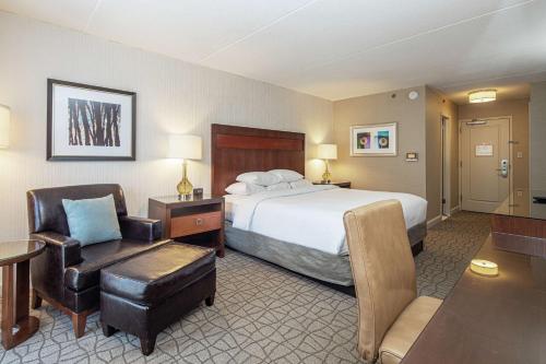 DoubleTree by Hilton Pittsburgh-Green Tree