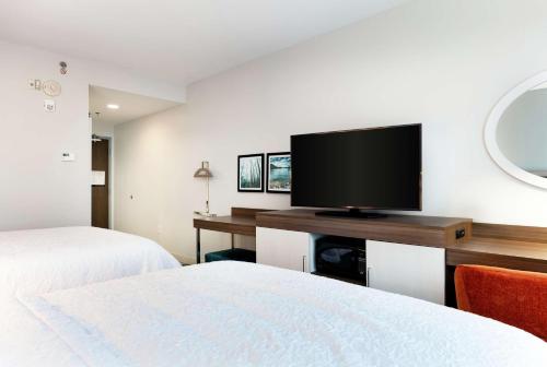 Hampton Inn Acworth - image 10