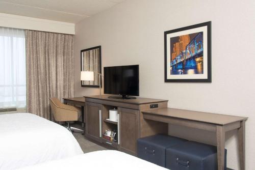 2 queen beds