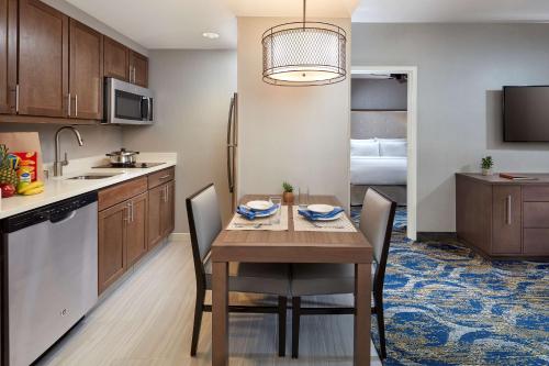 Konyha, Homewood Suites by Hilton Los Angeles Redondo Beach in Beach Cities