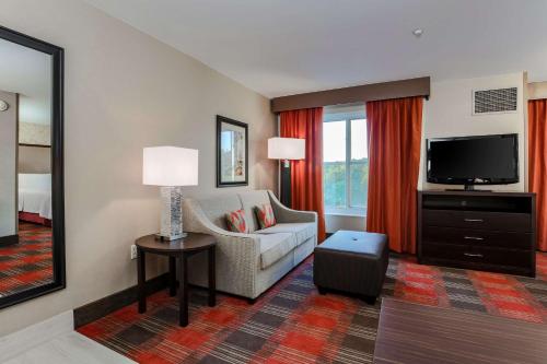 Homewood Suites by Hilton Long Island-Melville - image 8