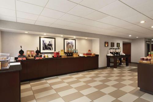 Hampton Inn Atlanta-Stone Mountain - image 10