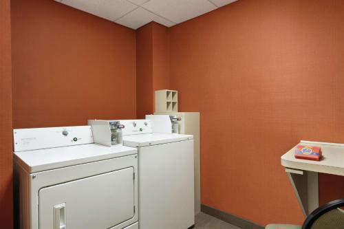 Hampton Inn Atlanta-Stone Mountain - image 9