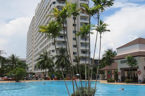 Exterior view, View Talay 1B by Fernando in Thep Prasit