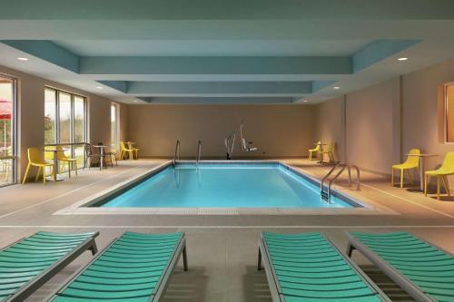 Home2 Suites By Hilton Chantilly Dulles Airport - image 12