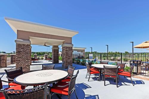 Hampton Inn Ozona - image 11