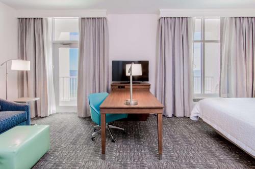 Hampton Inn & Suites Panama City Beach-Beachfront - image 6