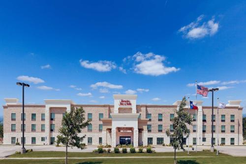 . Hampton Inn & Suites Dumas