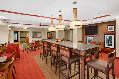 Hampton Inn Athens - image 7