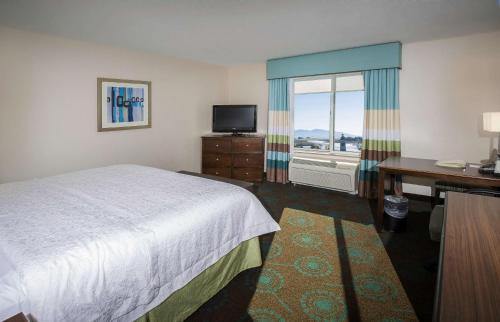 Hampton Inn & Suites Suisun City Waterfront - image 10